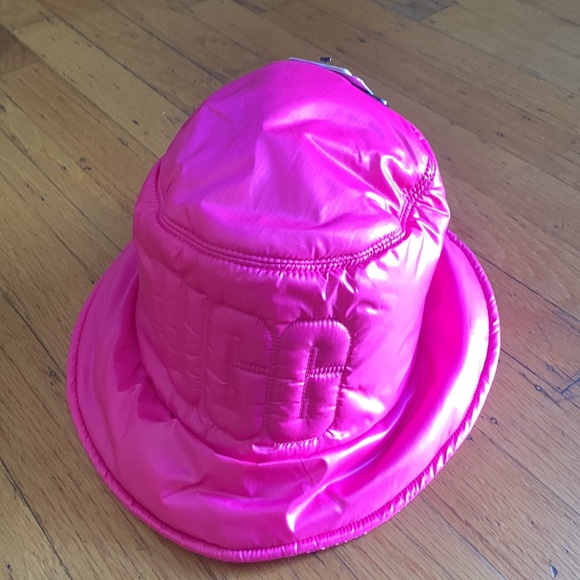 NWT UGG Quilted Logo Bucket Hat - Size S/M - Picture 6 of 10